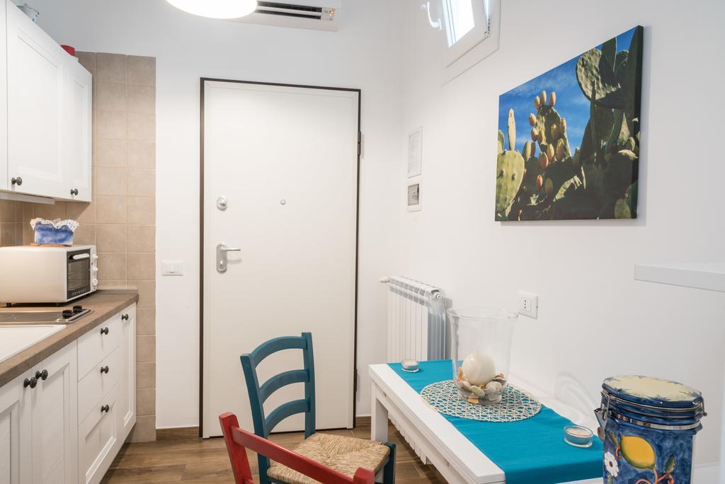Ferienwohnung Casa Rebecca Monopoli Zimmer foto